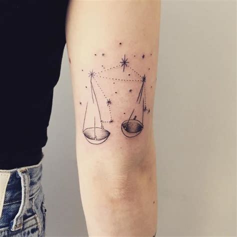 signo libra tatuaje mujer|60 Tatuajes de Libra: Descubre los mejores diseños de tu signo